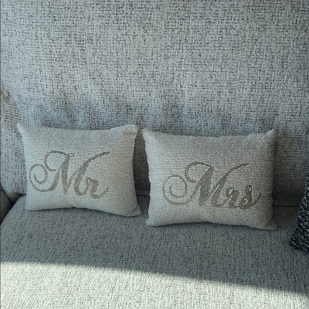 nwt mr and mrs pillows